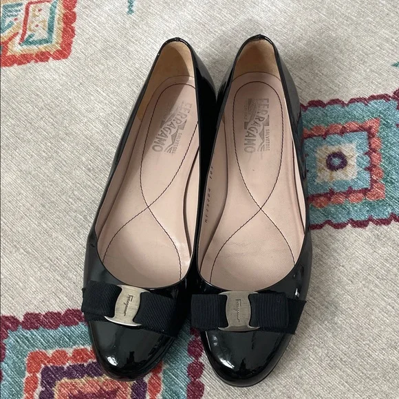 Salvatore Ferragamo Varina Flats - Picture 3 of 10